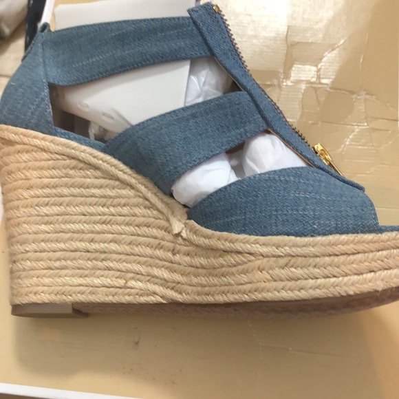 NWT MICHAEL KORS DENIM DAMITA ESPADRILLES - Picture 3 of 6